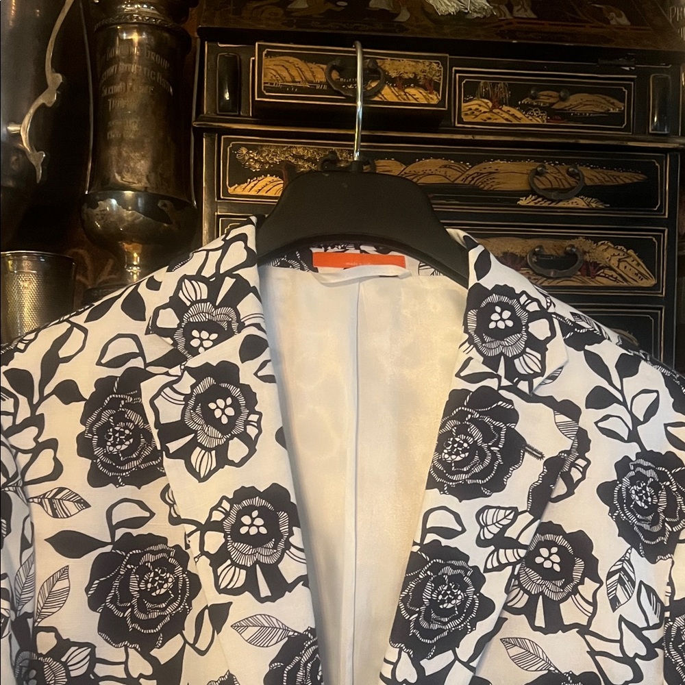 FINAL MARKDOWN. Tallia Floral B & W Blazer with Horsehead Buttons